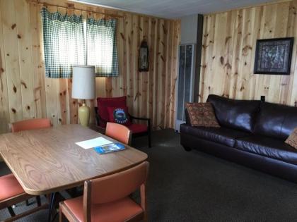 Dixon Lake Resort Motel - image 7