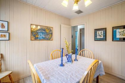 Salt Water Cottage - image 8