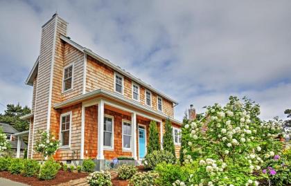 Modern Gearhart Getaway Walk to Beach and Downtown! - image 1