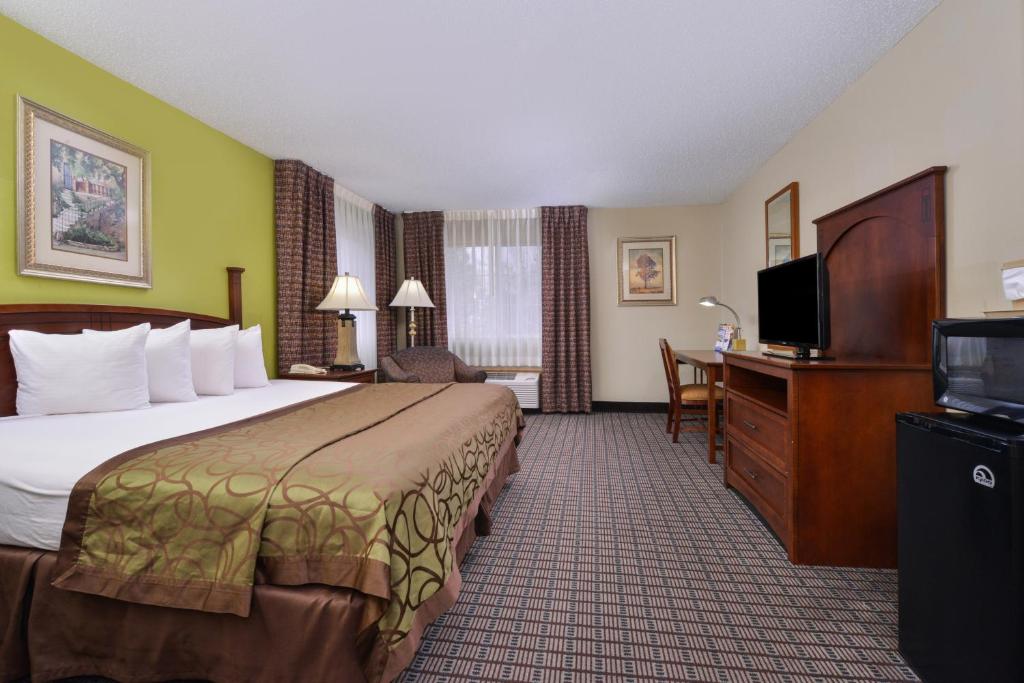 Regency Inn - image 4