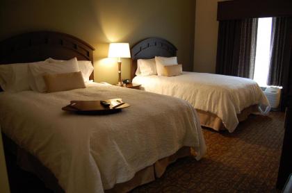 Hampton Inn Geneseo - image 13