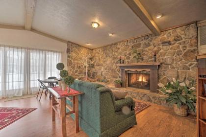 Secluded Family Friendly Home 7 Miles to Lake Erie - image 4