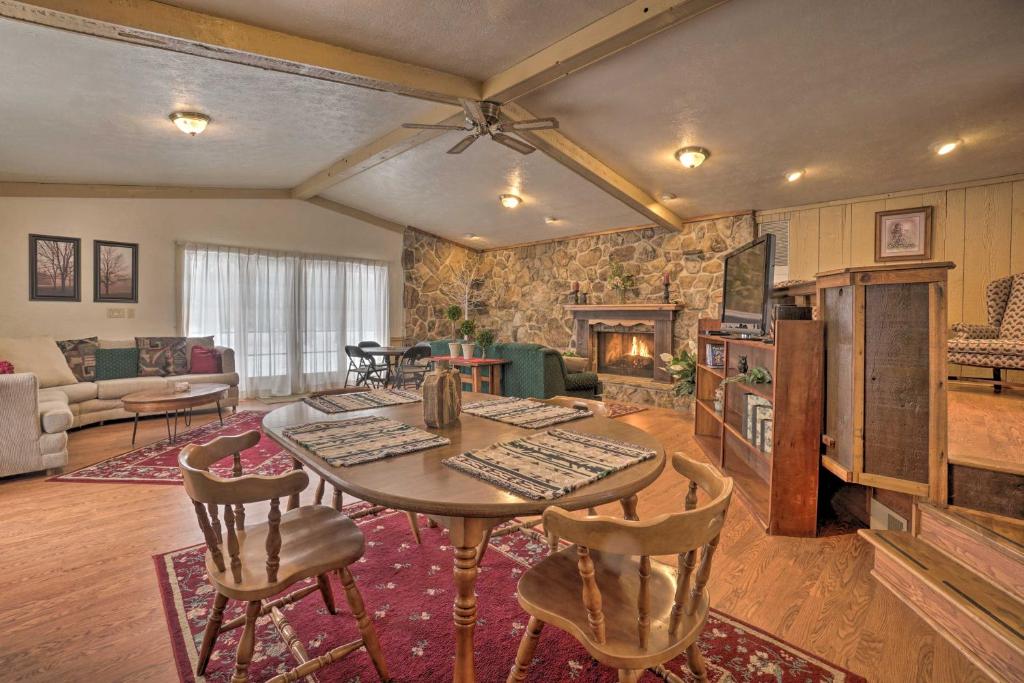 Secluded Family Friendly Home 7 Miles to Lake Erie - image 7