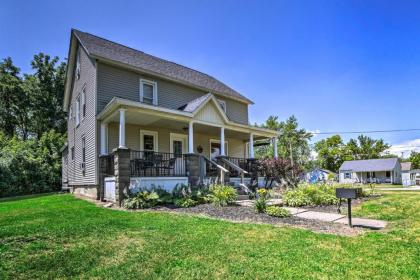 Charming Apartment On the Strip By Lake Erie Ohio