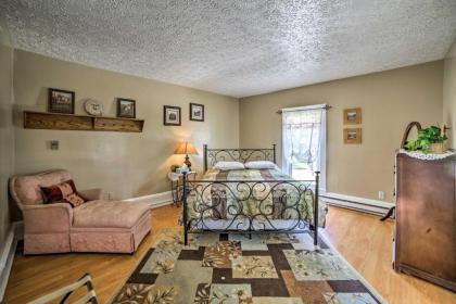 Charming Apartment On The Strip By Lake Erie! - image 11