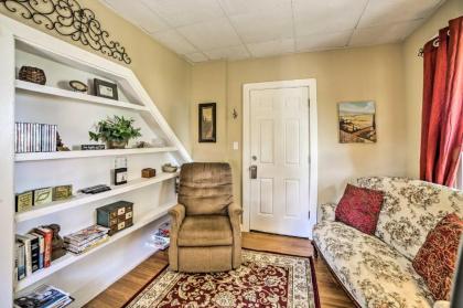 Charming Apartment On The Strip By Lake Erie! - image 12