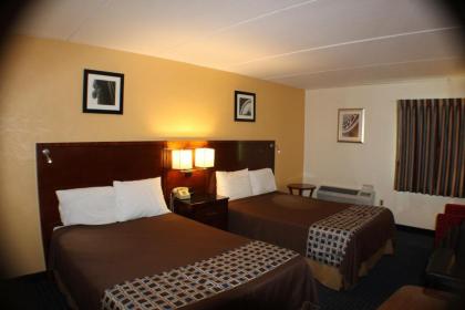 Americas Best Value Inn Geneva - image 9