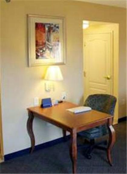 Hampton Inn Geneva - image 10