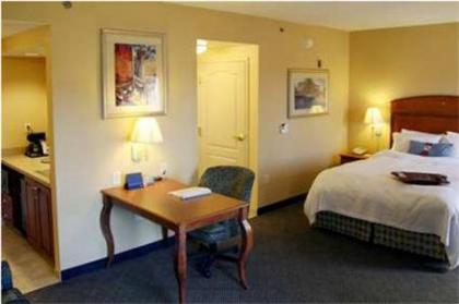 Hampton Inn Geneva - image 9