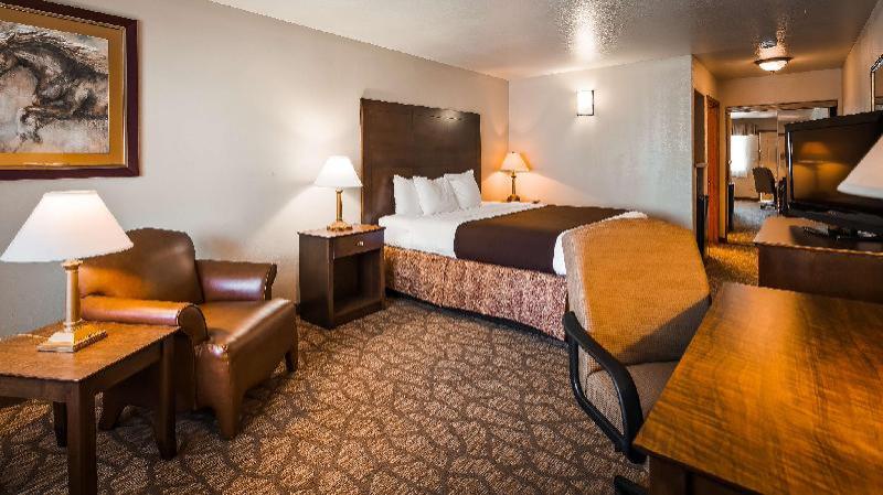 Best Western George West Executive Inn - image 5