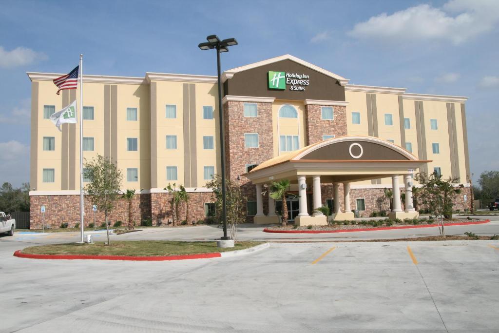 Holiday Inn Express & Suites George West an IHG Hotel - main image