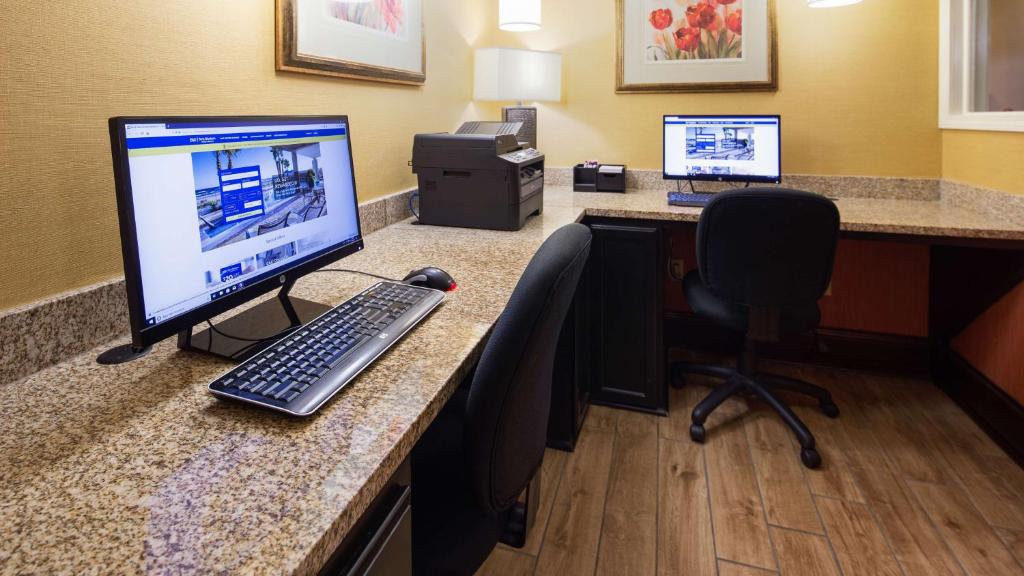 Best Western Plus Georgetown Corporate Center Hotel - image 3