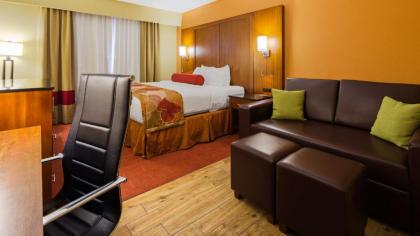 Best Western Plus Georgetown Corporate Center Hotel - image 9