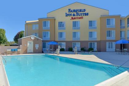 Fairfield Inn  Suites by marriott Lexington GeorgetownCollege Inn Kentucky