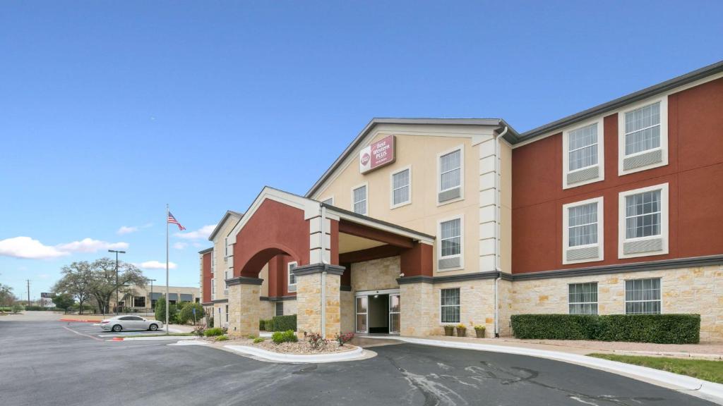 Best Western Plus Georgetown Inn & Suites - main image