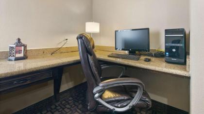 Best Western Plus Georgetown Inn & Suites - image 12