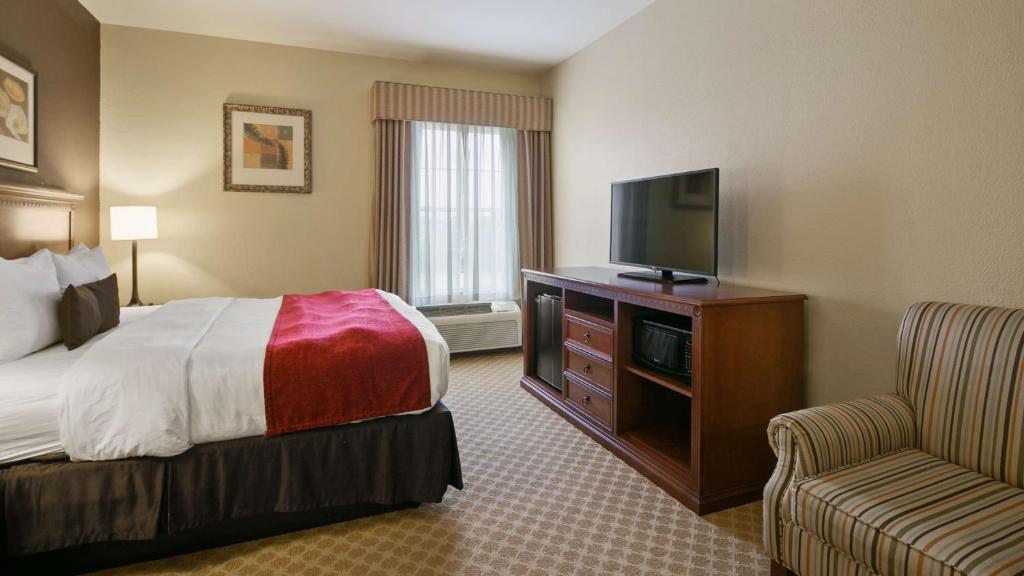 Best Western Plus Georgetown Inn & Suites - image 6