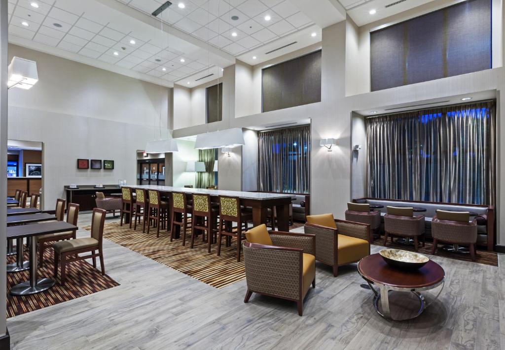 Hampton Inn and Suites Georgetown/Austin North TX - image 3