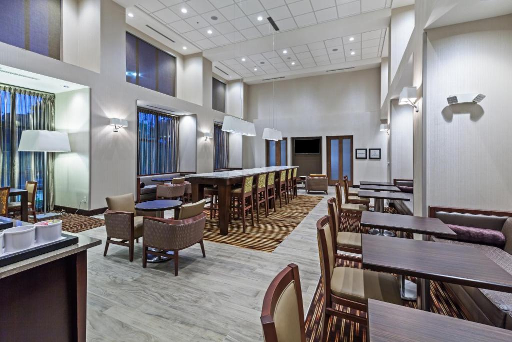 Hampton Inn and Suites Georgetown/Austin North TX - image 5