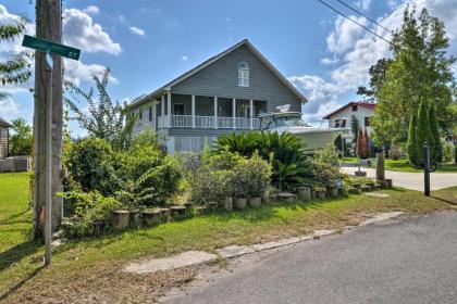 Luxurious Waterfront Retreat with Private Pier! - image 5