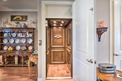 Pet-Friendly Townhome about 2 Mi to Town Square! - image 11