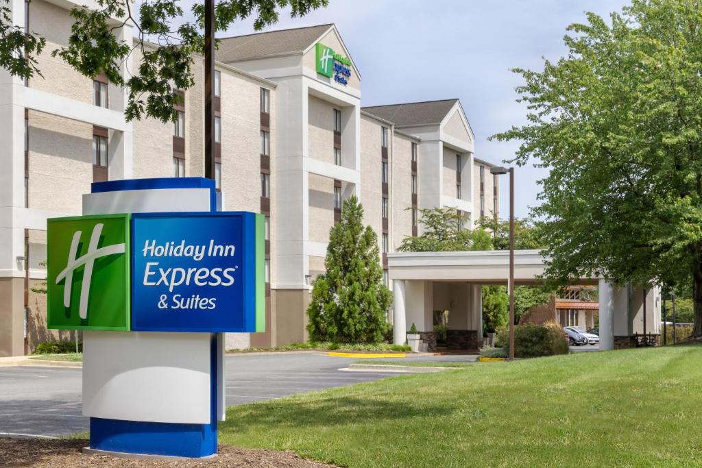 Holiday Inn Express and Suites Germantown an IHG Hotel - main image