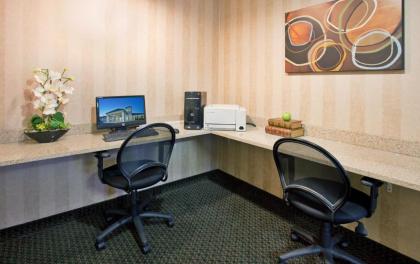 Holiday Inn Express Hotel Germantown - Northwest Milwaukee an IHG Hotel - image 6