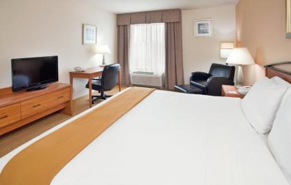 Holiday Inn Express Hotel Germantown - Northwest Milwaukee an IHG Hotel - image 7