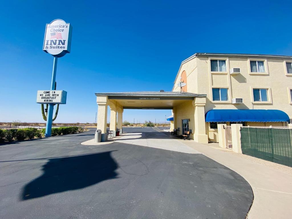 Americas Choice Inn & Suites - main image