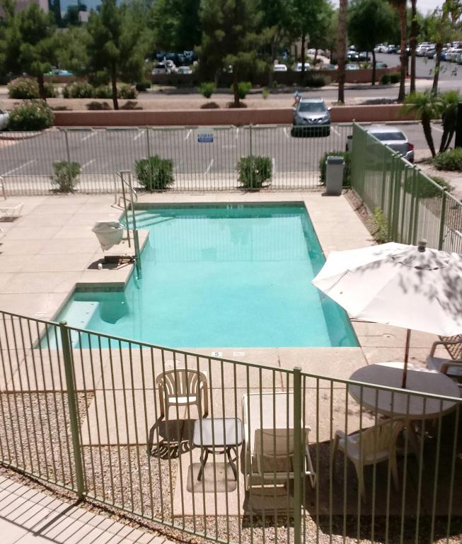 InTown Suites Extended Stay Phoenix AZ - Gilbert - image 5