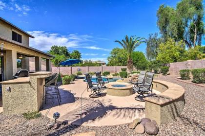 Tranquil Oasis with Fire Pit and Bar about 1 Mi to SanTan! - image 11