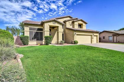 Tranquil Oasis with Fire Pit and Bar about 1 Mi to SanTan! - image 3