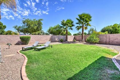 Tranquil Oasis with Fire Pit and Bar about 1 Mi to SanTan! - image 7