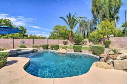 Tranquil Oasis with Fire Pit and Bar about 1 Mi to SanTan! - image 9