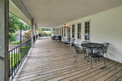 Grand Gilbertsville Getaway - Walk to Marina! - image 5