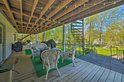 Gilbertsville Condo with Patio by Kentucky Lake - image 2