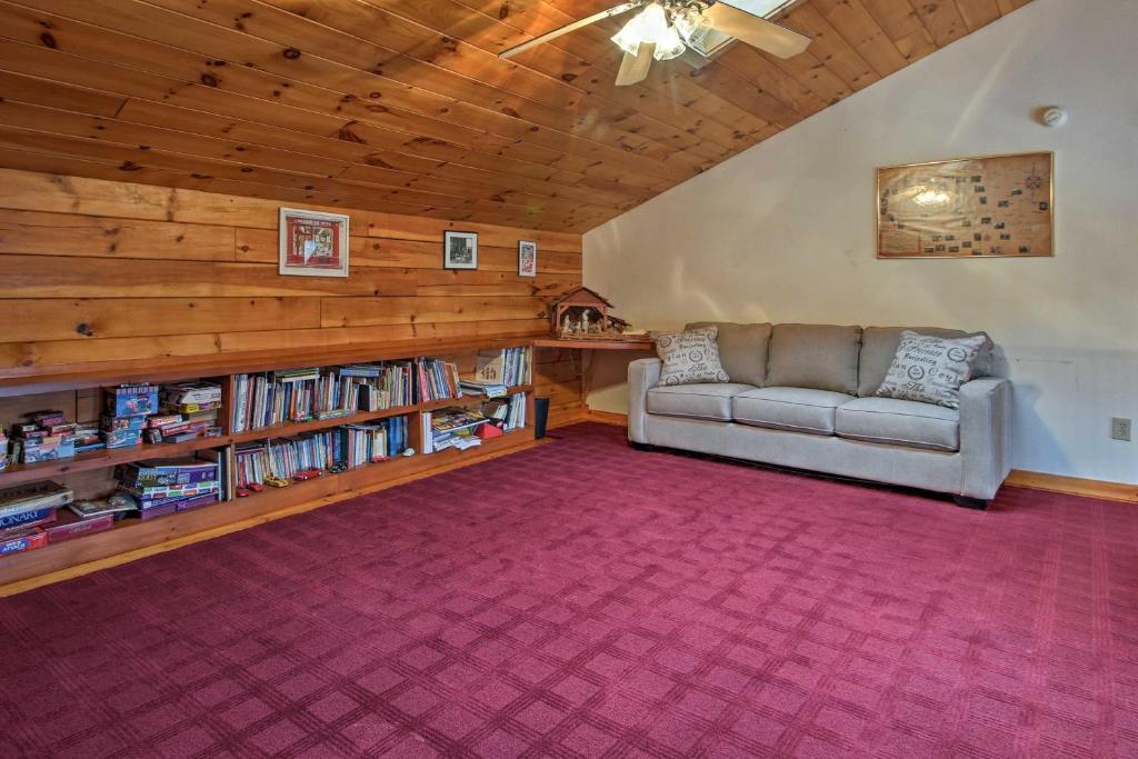 Gilford Family Home - 5 Min to Lake Winnipesaukee! - image 4