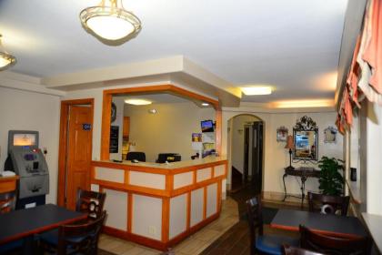 Budget Inn Express - image 12