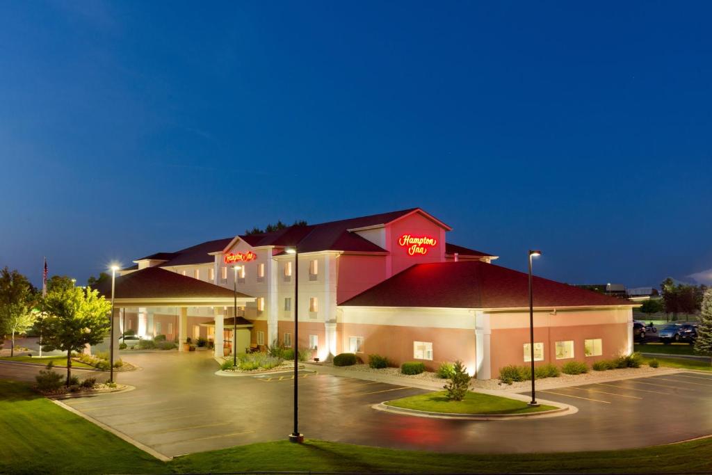 Hampton Inn Gillette - main image