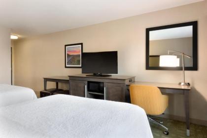 Hampton Inn Gillette - image 8