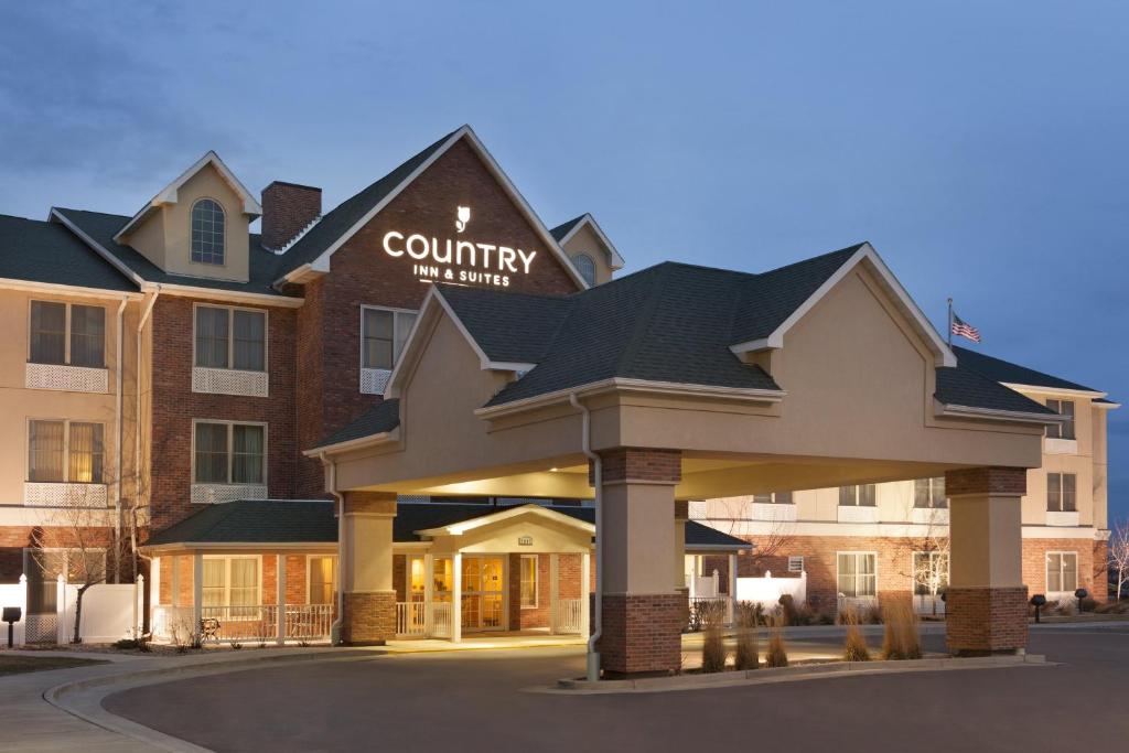 Country Inn & Suites by Radisson Gillette WY - main image