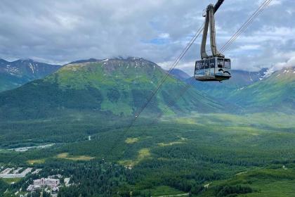 Pet-Friendly Alyeska Studio Walk to Lifts! - image 3