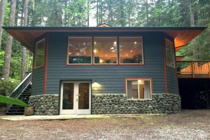 Snowline Cabin #29   An Ultra Custom Family Vacation Home Glacier Washington