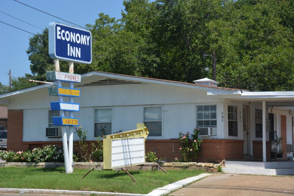 Economy Inn - Gladewater - image 2