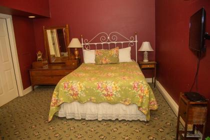 Sylvan Inn Bed & Breakfast - image 6