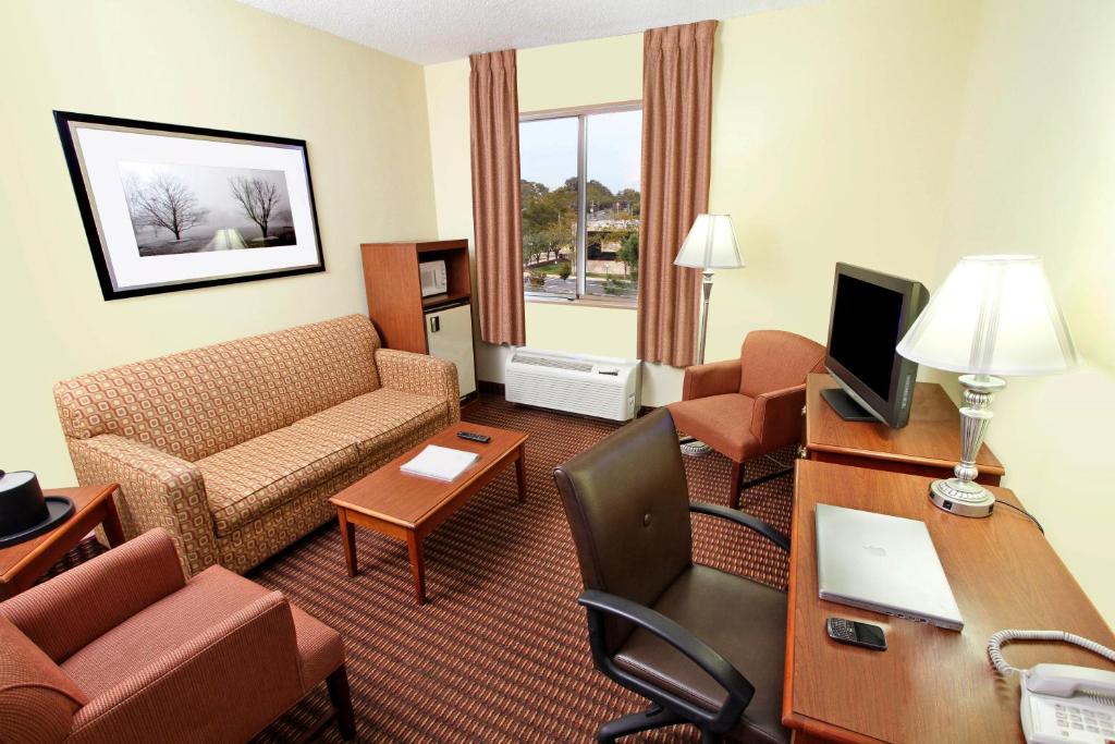 Hampton Inn Baltimore/Glen Burnie - image 2