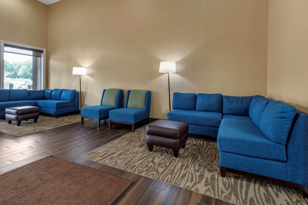 Comfort Inn & Suites Glen Mills - Philadelphia - image 2