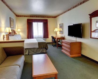 Quality Inn & Suites - Glen Rose - image 7