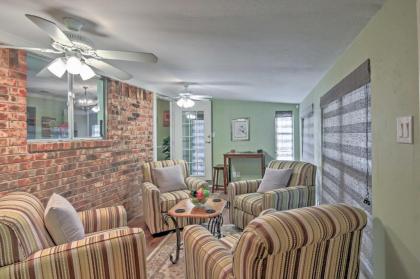 Southern Glen Rose Ranch House - Walk to Downtown! - image 12