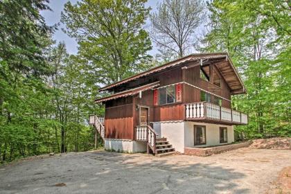 Swiss-Style Chalet with Fireplace - Near Story Land! - image 2